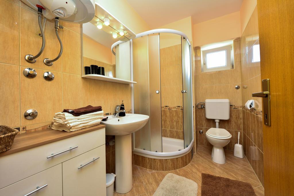 טוראני Apartments Mate מראה חיצוני תמונה
